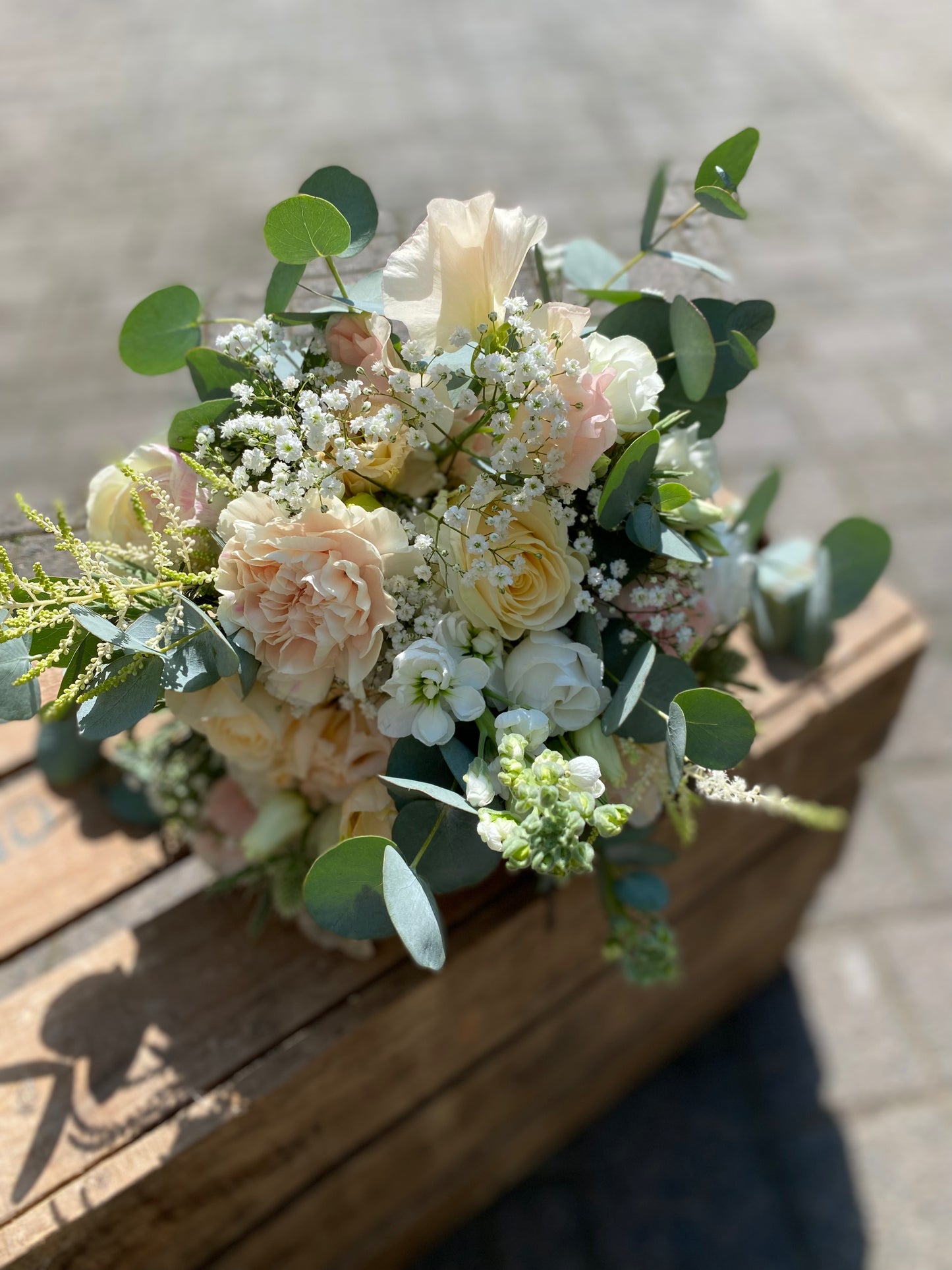 SONNTAG Frischer Blumenstrauß zum Abholen SONNTAG