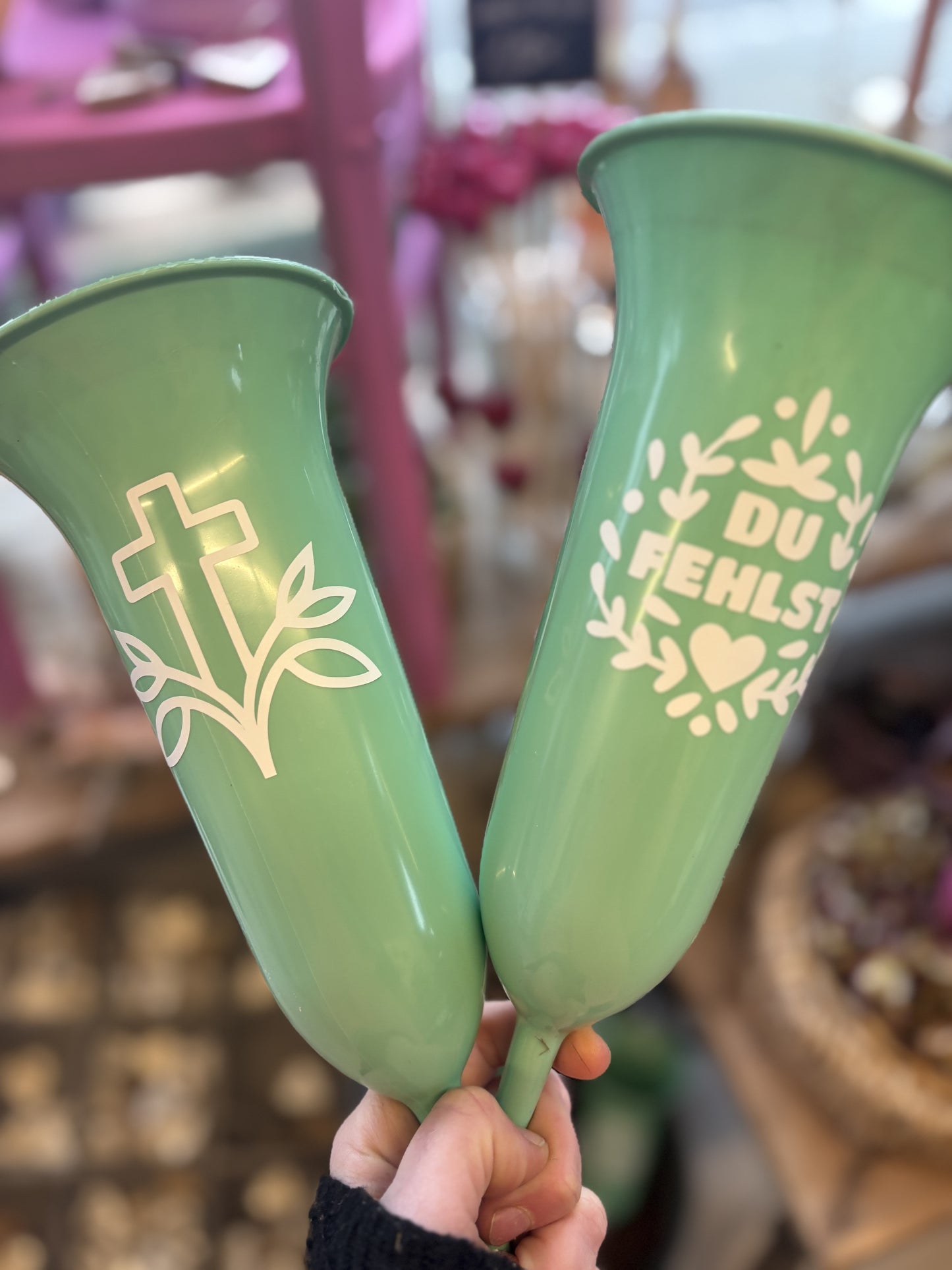 Grabvase aus Kunststoff in Rosa/hellgrün "Kreuz"
