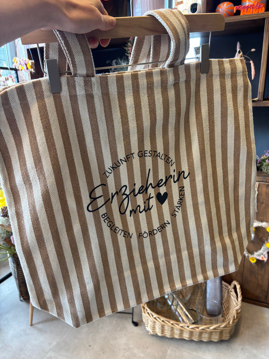 Strandtasche/Shopper aus Baumwolle Natur mit Schrift ''Erzieherin mit Herz''